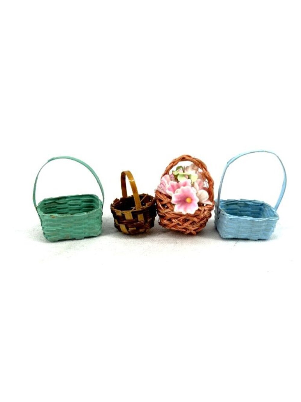 Baskets Dollhouse Miniatures Lot of 4 Woven Tallest 1.5"